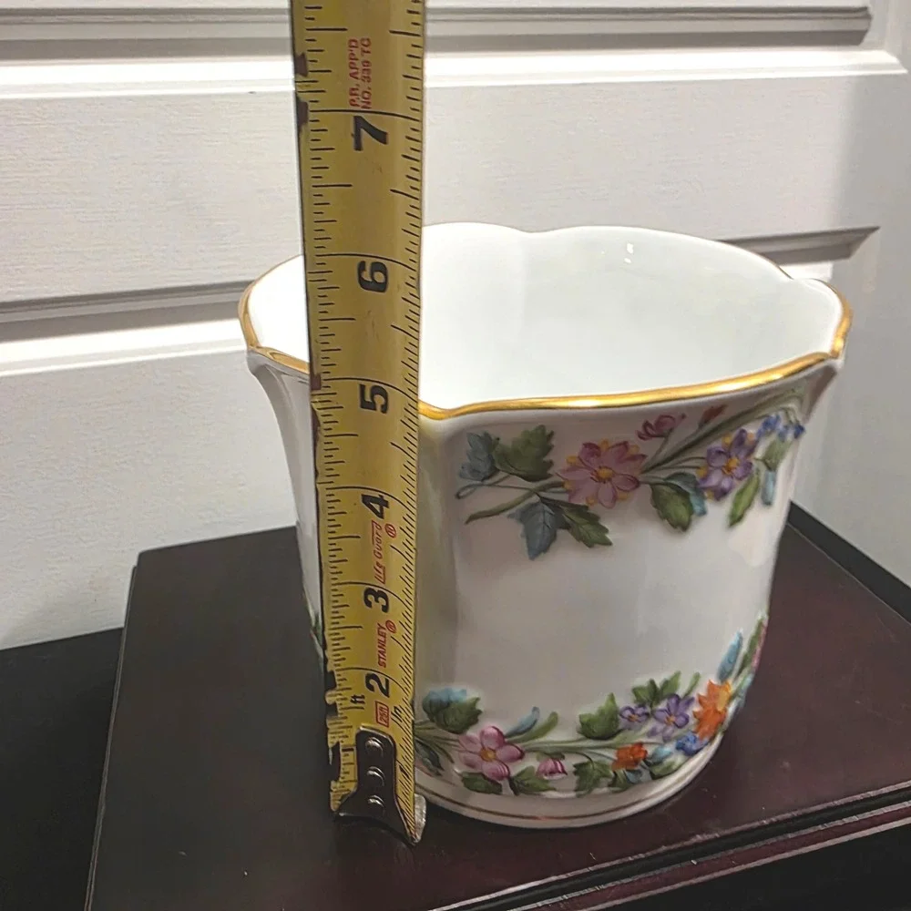 Herend Porcelain Cachepot,  Queen Victoria Planter Vase, Luxury Home Decor